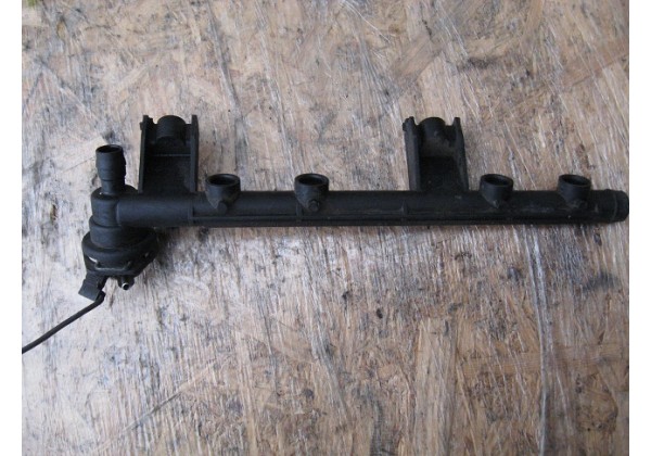 паливна рампа Renault Clio II, Symbol II, Twingo, Kangoo 1.2, 7700109066, 7700108667